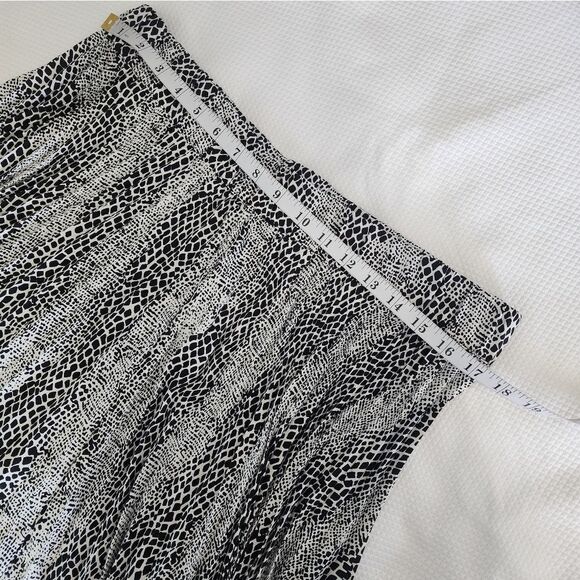 Lane Bryant Black and White Midi A-Line Pleated Skirt - Picture 3 of 11